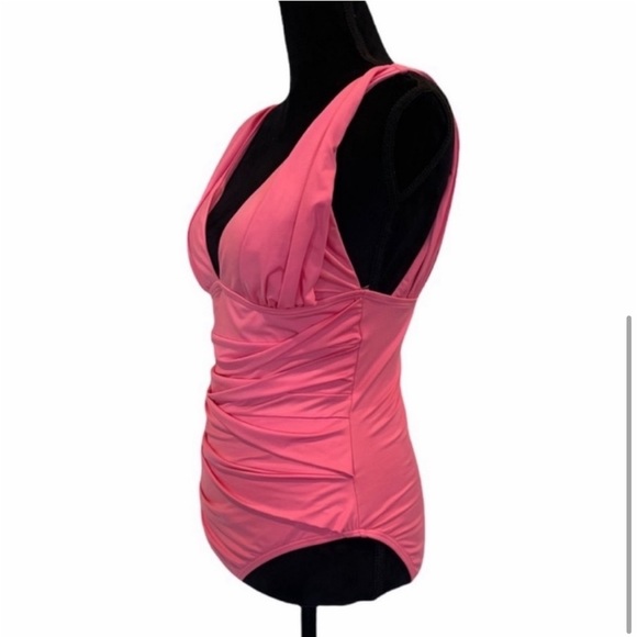 Kenneth Cole one piece form faltering ruched fabric coral swimsuit size 8 - Picture 3 of 9
